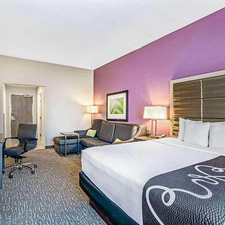 La Quinta By Wyndham Kearney Hotel Exterior photo